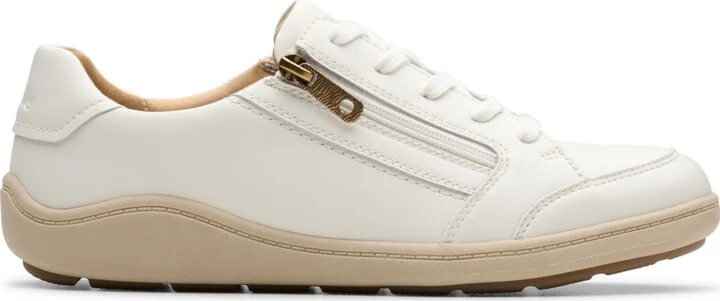 Clarks Women's Bryianne Bayla Round Toe Sneakers - Image 6