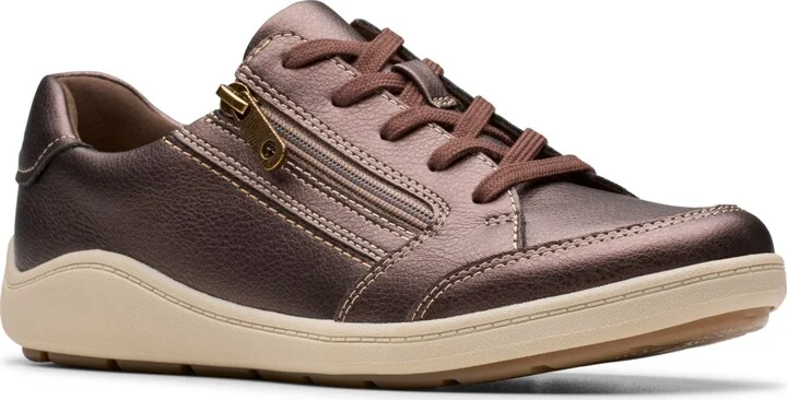 Clarks Women's Bryianne Bayla Round Toe Sneakers