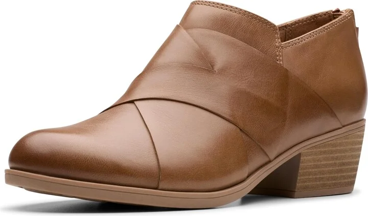 Clarks Women's Charlten Gema Pump