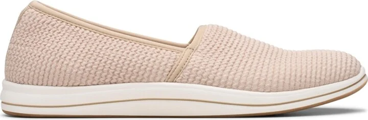 Clarks Women's Cloud Steppers Breeze Stretch Closed Toe Shoes - Image 2