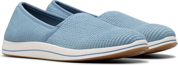 Clarks Women's Cloud Steppers Breeze Stretch Closed Toe Shoes - Image 11