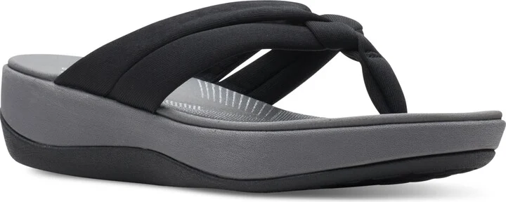 Clarks Women's Cloudsteppers Arla Kaylie Slip-On Thong Sandals
