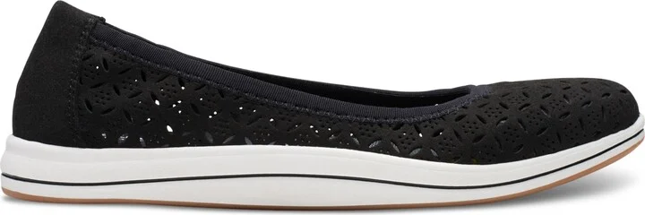 Clarks Women's Cloudsteppers Breeze Roam Perfed Flats - Image 2