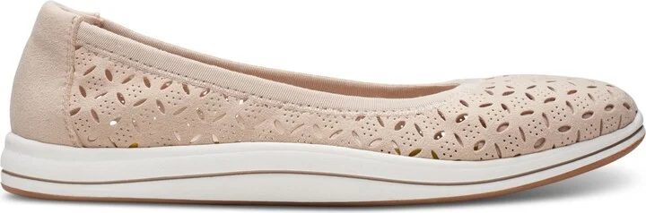 Clarks Women's Cloudsteppers Breeze Roam Perfed Flats - Image 6