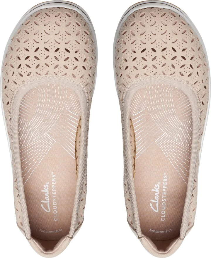 Clarks Women's Cloudsteppers Breeze Roam Perfed Flats - Image 8