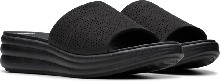 Clarks Women's Cloudsteppers Drift Twist Slip-On Sandals - Image 11
