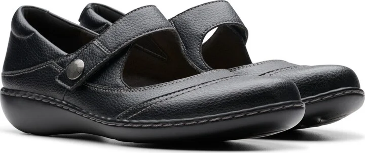 Clarks Women's Collection Ashland Elayne Closed Toe Shoes - Image 5