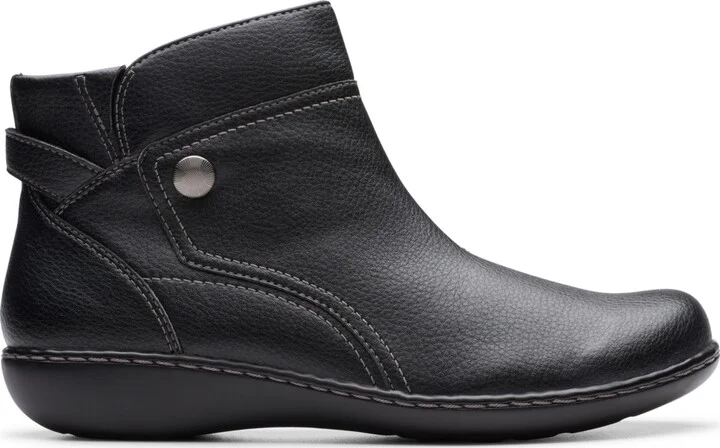Clarks Women's Collection Ashland Mabel Flat Boots - Image 2