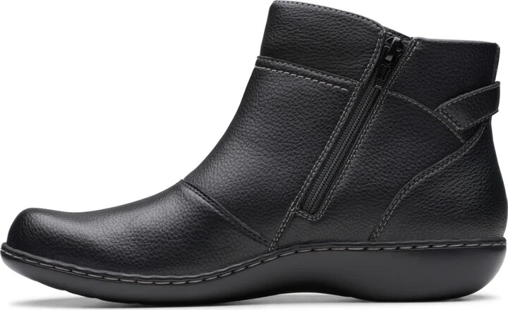 Clarks Women's Collection Ashland Mabel Flat Boots - Image 3
