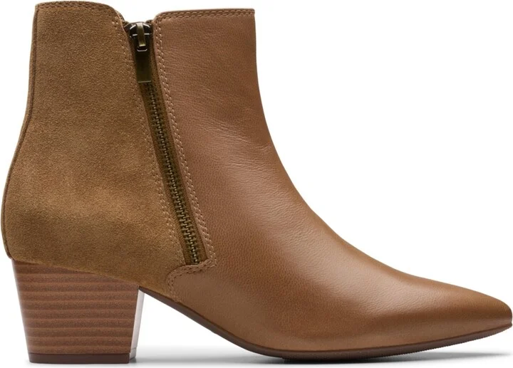 Clarks Women's Collection Ellanie Vibe Boots - Image 2