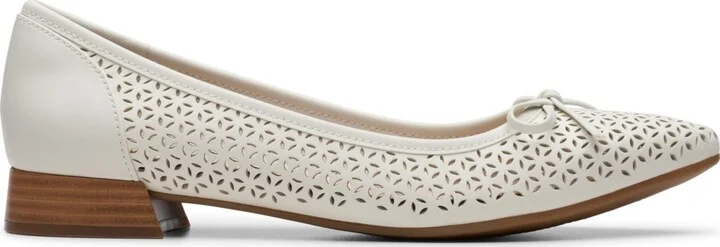 Clarks Women's Collection Natalyn Step Ballet Flats - Image 2
