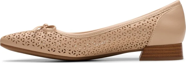 Clarks Women's Collection Natalyn Step Ballet Flats - Image 8