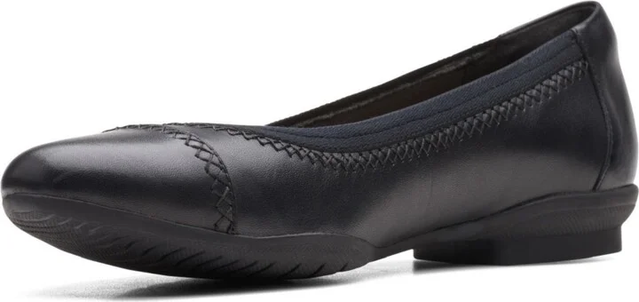Clarks Women's Collection Sara Bay Flats - Image 2