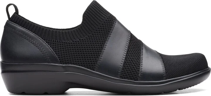 Clarks Women's Collection Sashlyn Edge Slip-on Shoe - Image 3
