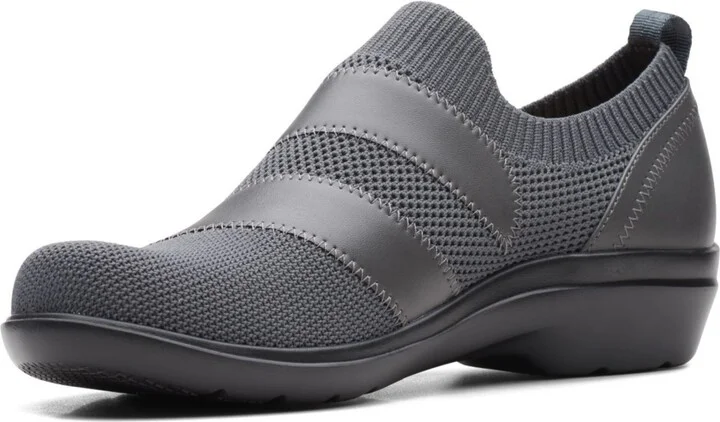 Clarks Women's Collection Sashlyn Edge Slip-on Shoe - Image 7