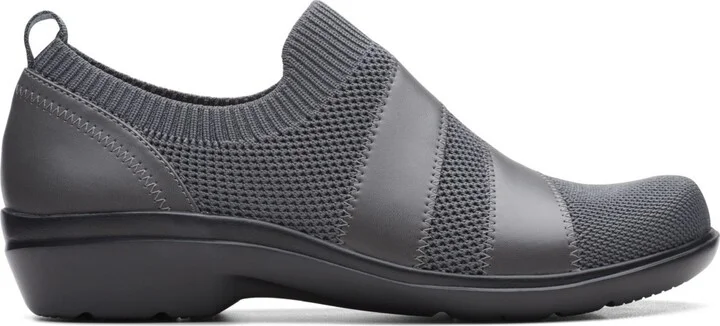 Clarks Women's Collection Sashlyn Edge Slip-on Shoe - Image 8