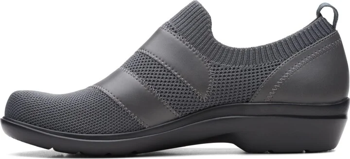 Clarks Women's Collection Sashlyn Edge Slip-on Shoe - Image 9