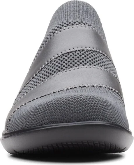 Clarks Women's Collection Sashlyn Edge Slip-on Shoe - Image 11
