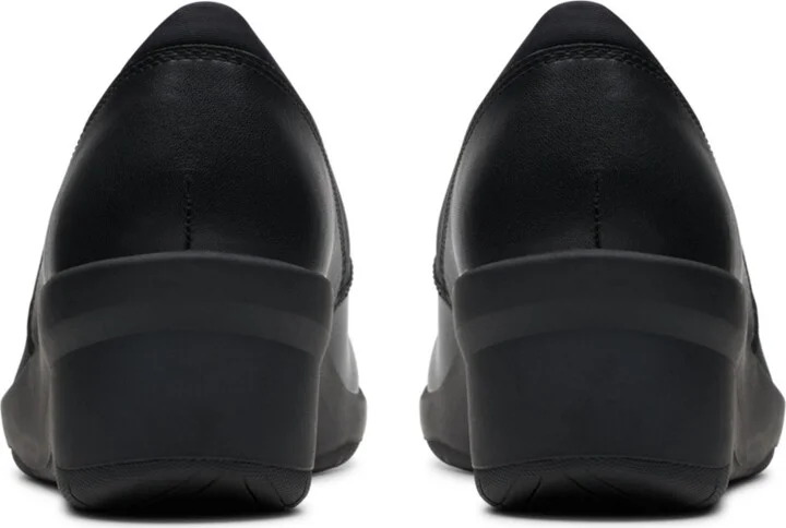 Clarks Women's Collection Suttyn Walk Shoes - Image 6