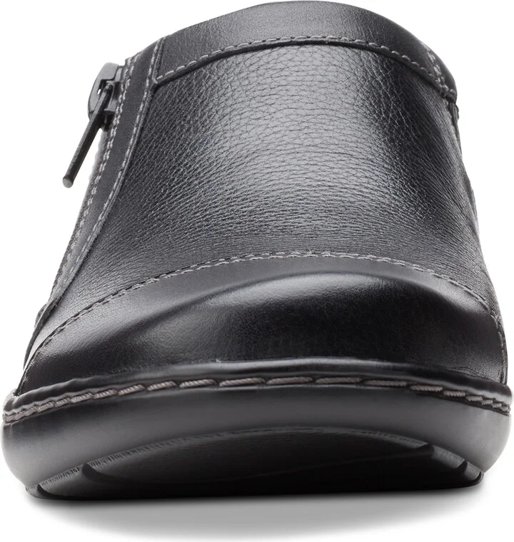 Clarks Women's Cora Giny Cushioned Zip Loafer Flats - Image 3