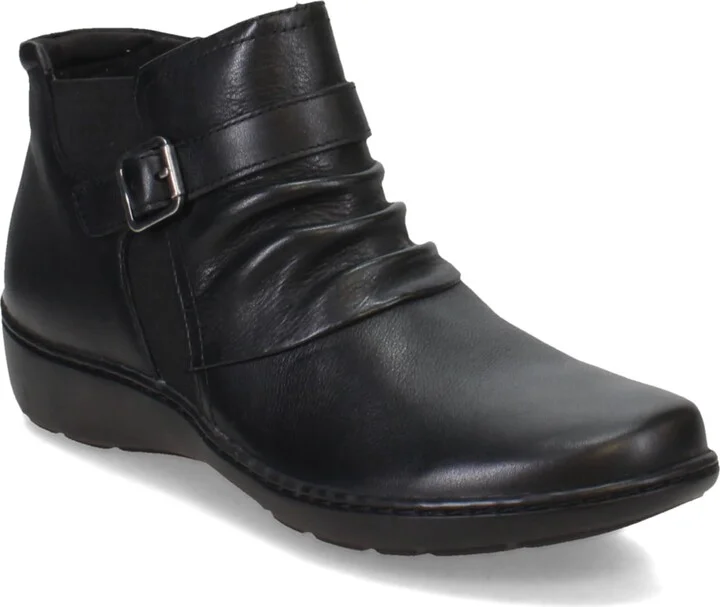 Clarks womens Cora Rouched Ankle Boot