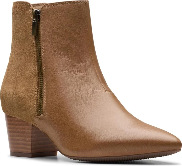 Clarks Women's Ellanie Vibe Ankle Boot