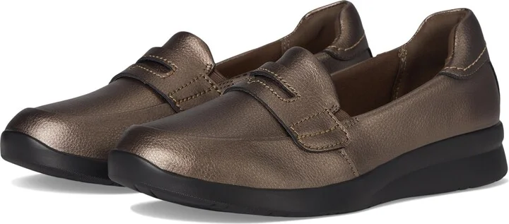 Clarks Women's Ellowyn Penny Loafer