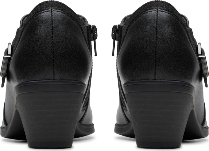 Clarks Women's Emily2 Darcey Round Toe Shooties - Image 3