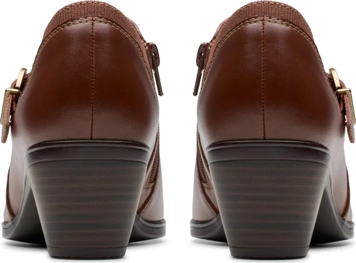 Clarks Women's Emily2 Darcey Round Toe Shooties - Image 7