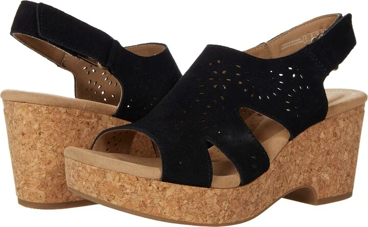 Clarks womens Giselle Bay Wedge Sandal