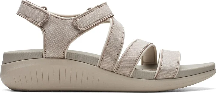 Clarks Women's Glide Hi Ella Wedge Sandal