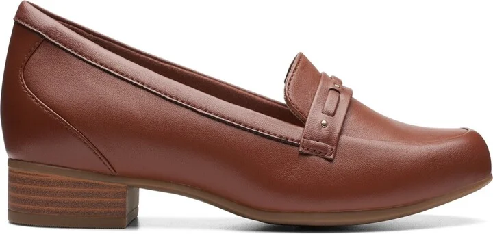 Clarks Women's Juliet Bay Slip-On Loafer Flats - Image 2