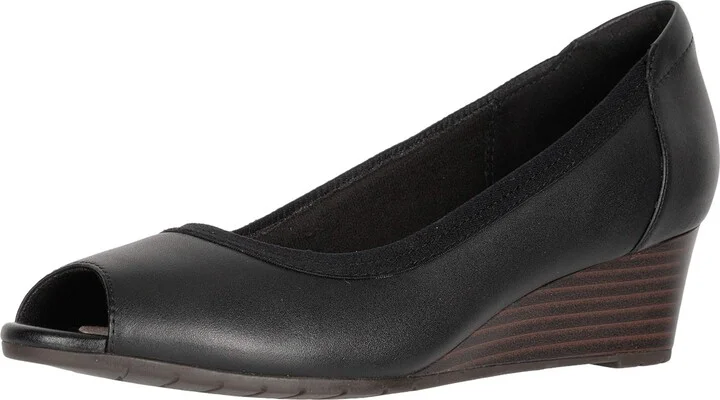Clarks womens Mallory Charm Pump