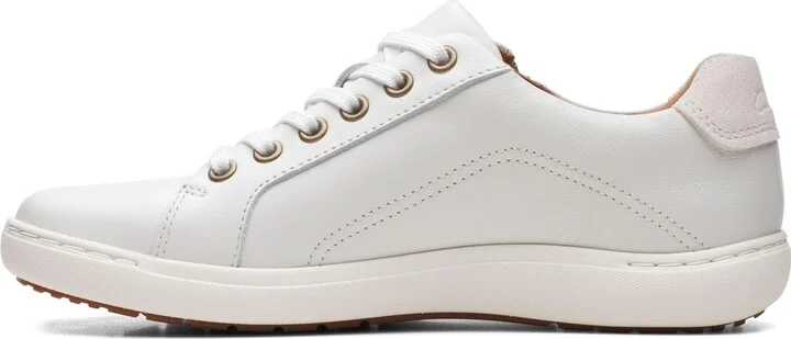 Clarks Women's Nalle Lace Sneaker