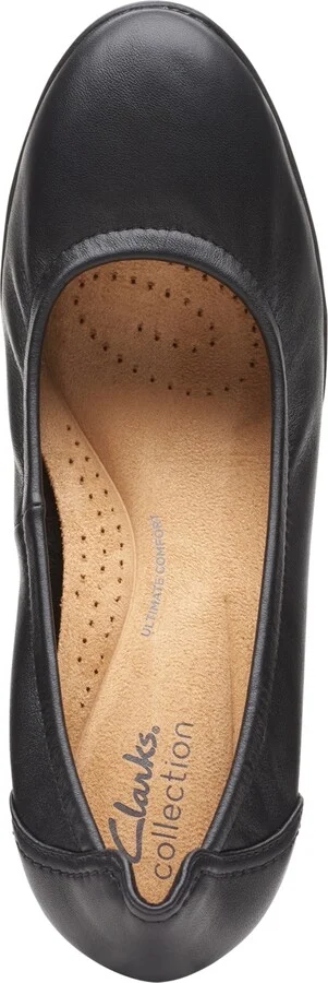 Clarks Women's Neiley Pearl Slip-On Pumps - Image 4