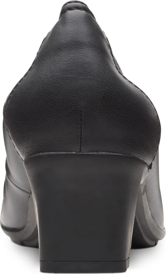 Clarks Women's Neiley Pearl Slip-On Pumps - Image 6