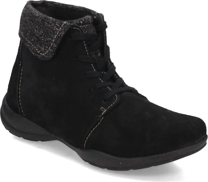 Clarks Women's Roseville Lace Ankle Boot