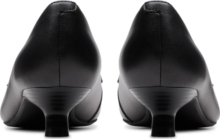 Clarks Women's Scarlyt Mabel Slip-On Pumps - Image 3