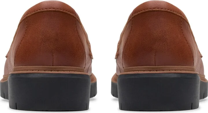 Clarks Women's Westlynn Glow Slip-On Loafers - Image 3