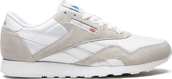 Classic low-top sneakers