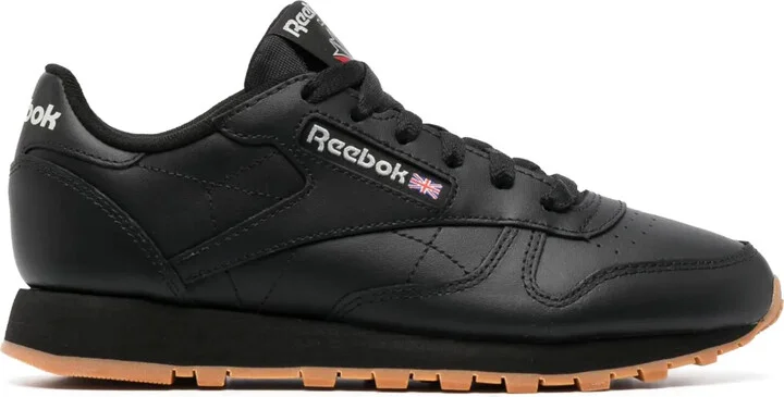 Classic low-top sneakers