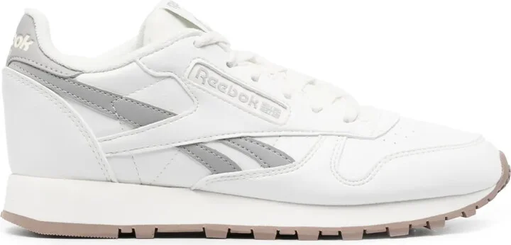 Classic low-top sneakers