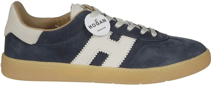 Classic Low-Top Suede Sneakers With Contrasting Logo