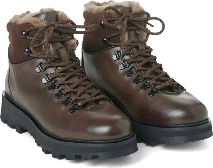 Classic M boots