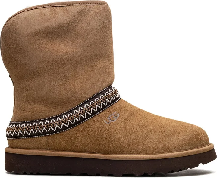 Classic Short Crescent "Chestnut" boots