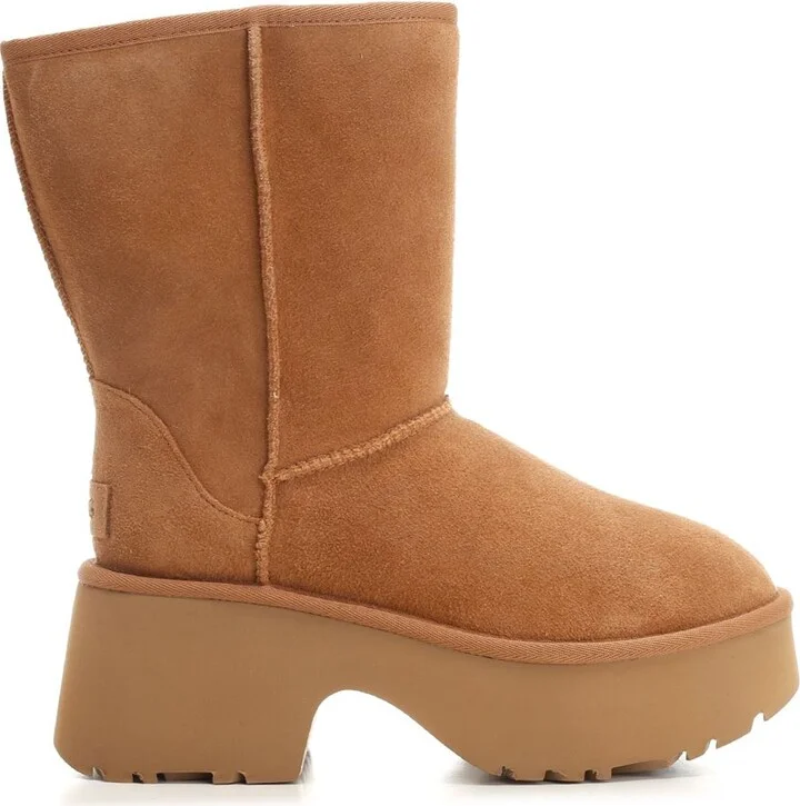 Classic Short New Heights Boots Beige