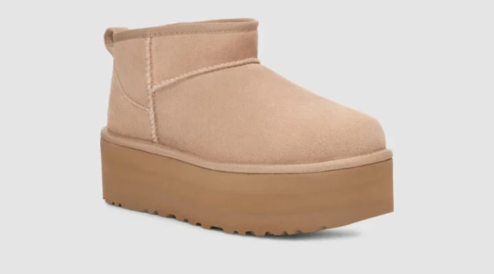 Classic Ultra Mini 1135092-SAN Women's US 6 Sand Suede Platform Boot GBNC452
