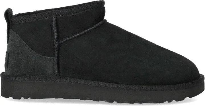 Classic Ultra Mini Black Boot