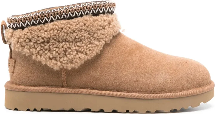 Classic Ultra Mini Maxi Curly boots