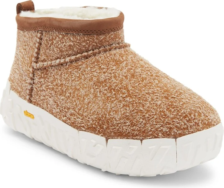 Classic Ultra Mini Wrap Tech Boot